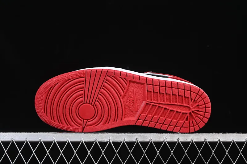 All categories Air Jordan Jordan series basketball shoes Air Jordan 1 Low G version pure original Air Jordan 1 Low AJ1 Joe 1 patent leather black and red low-top cultural casual sneakers HV4089-006